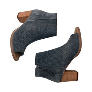 Toms Size 9.5 Suede Ankle Boots Open Toe Side Zip Closure